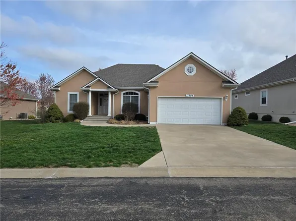 11304 Trevor Dr, Peculiar, MO 64078