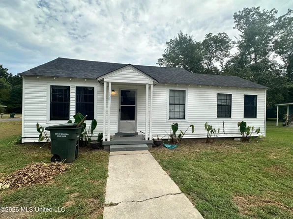 104 Line St, Senatobia, MS 38668