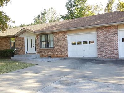 102 E Deanna Ln, Nixa, MO, 65714
