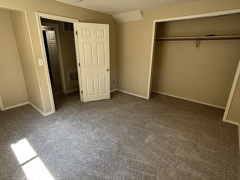 5735 Grapevine Dr — Photo 14