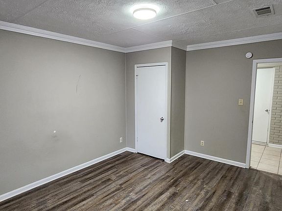 4th image of 1812 Jones St