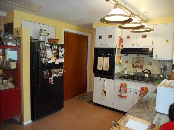 3rd image of 4742 Blossom Dr