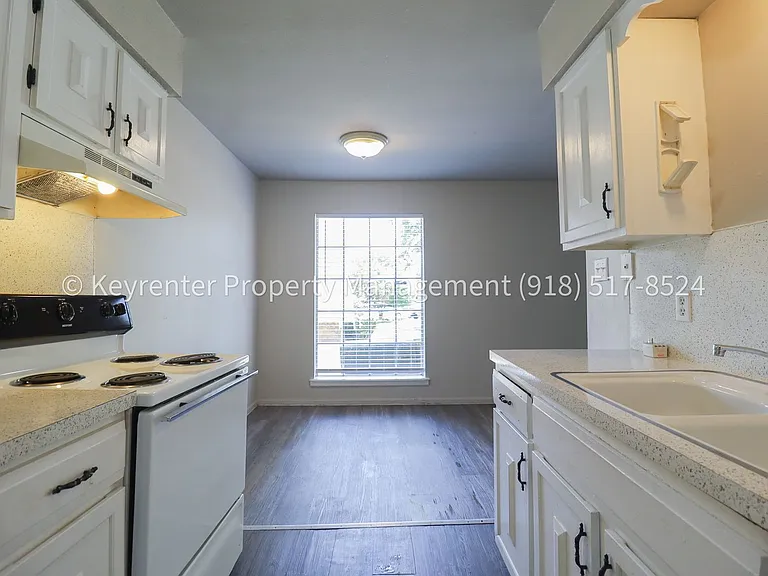 4318 E 67th St #571 — Photo 15