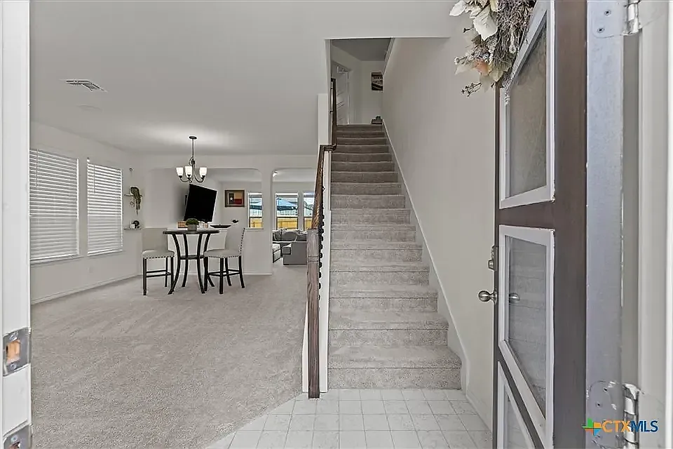 3 bed, 2.5 bath, 2753 sqft, $2,450 — Photo 3