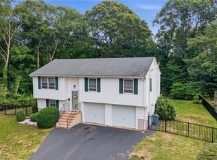 15 Clay Ln, Westerly, RI 02891