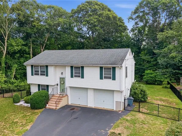 15 Clay Ln, Westerly, RI 02891