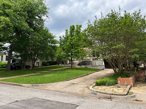 2nd image of 1317 Cedar Hill Ave