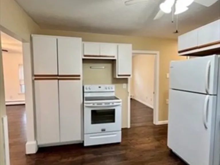 470 Main St — Photo 3