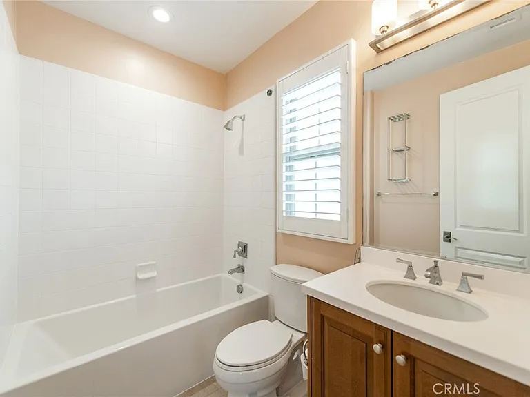 55 Hazelton — Photo 21