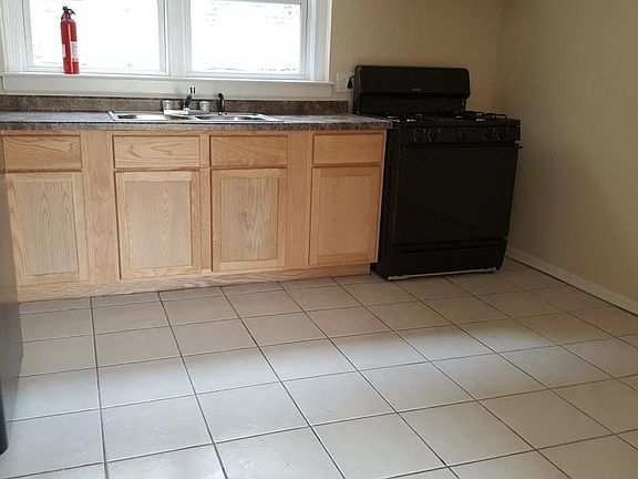 5th image of 7048 S Cornell Ave #1