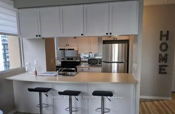 4th image of 555 Yonge St W #903