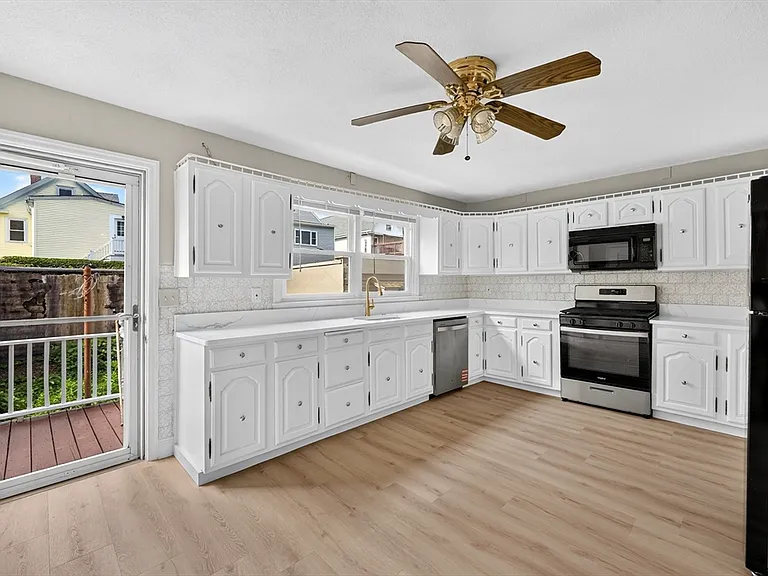 18 Otis St #1 — Photo 13