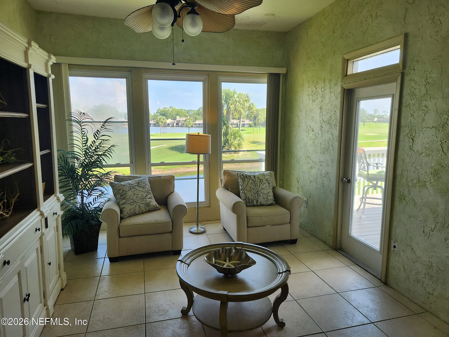 3 bed, 2.0 bath, 1975 sqft, $3,350 — Photo 2