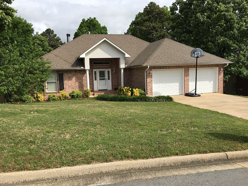1st image of 25 Silver Meadow Cv
