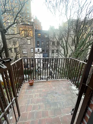 Rented by Compass | media 19