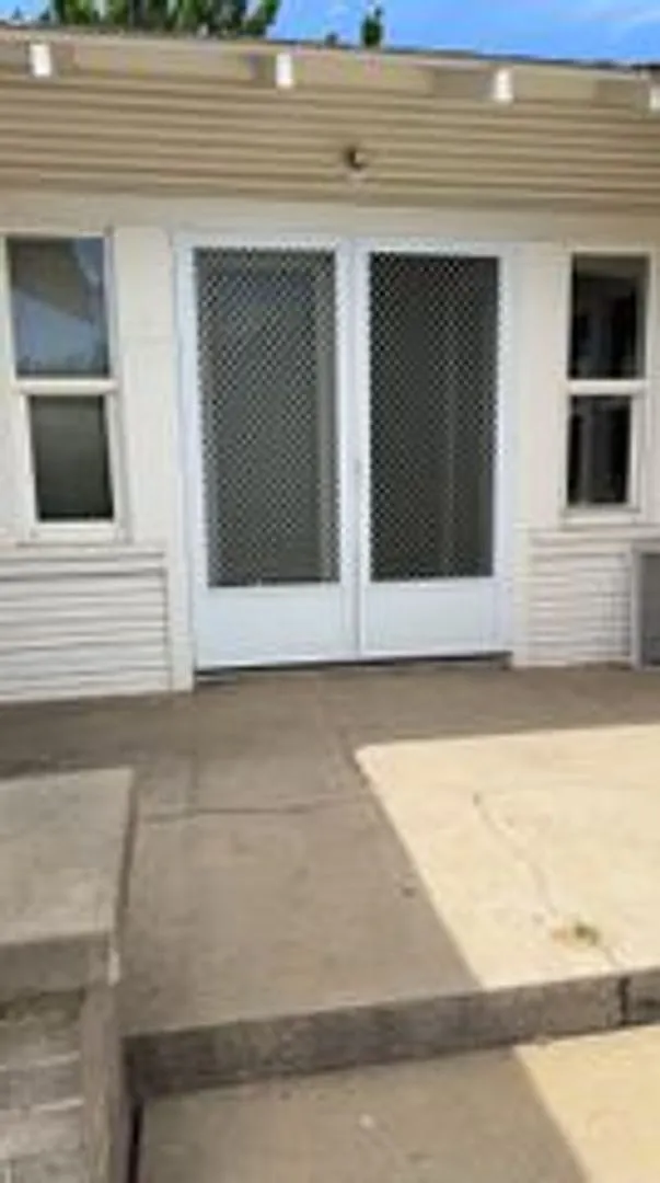 2619 Maze Blvd Modesto, CA 95358 — Photo 2
