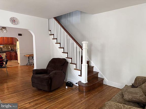 3rd image of 7034 Gillespie St