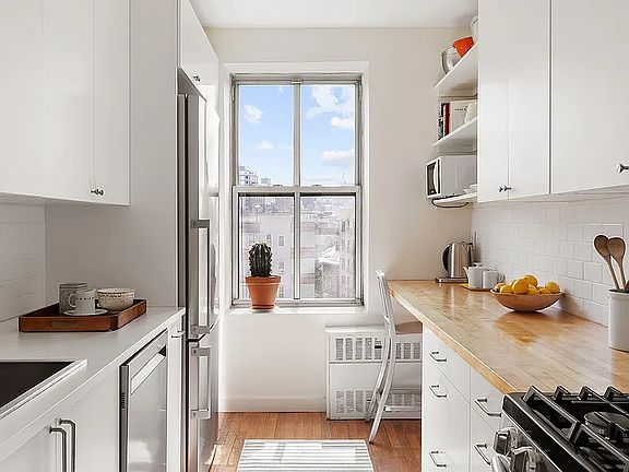 4th image of 99 Bank St APT 6H