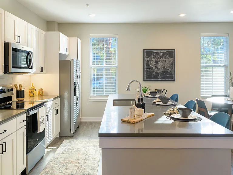 Oakbrook Townhomes — Photo 2