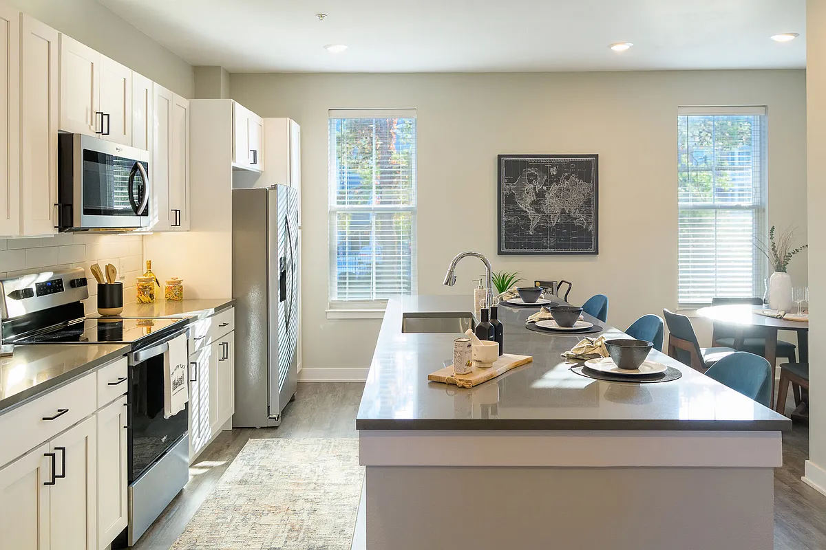 Building Photo - Oakbrook Townhomes