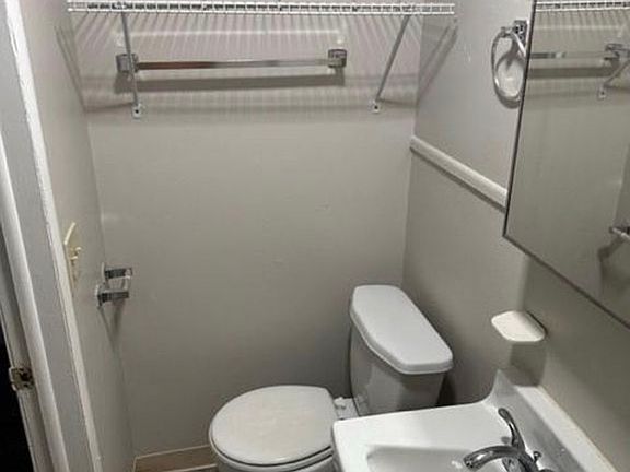 4th image of 2109 Halstead Ave APT 3