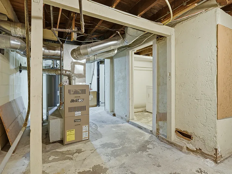 1121 E 6th Ave #1 — Photo 26