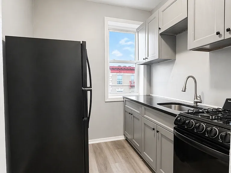 233 Littleton Ave #11 — Photo 2