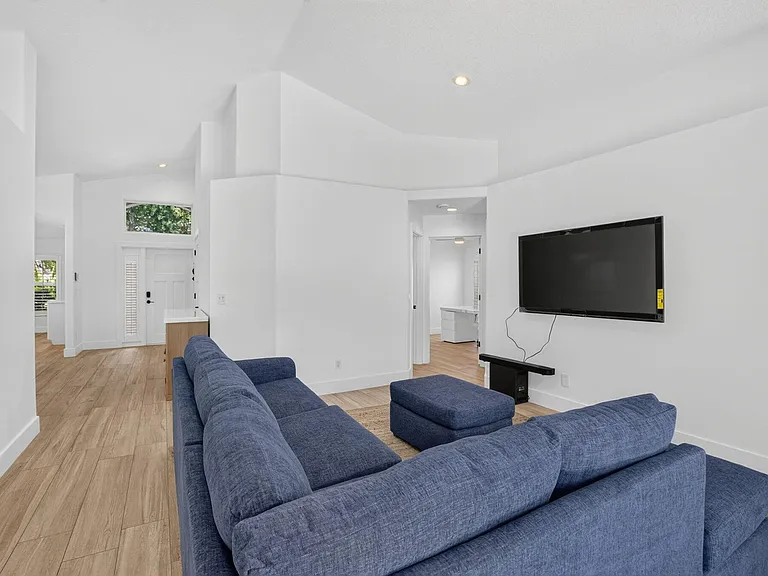621 Anchor Point — Photo 35