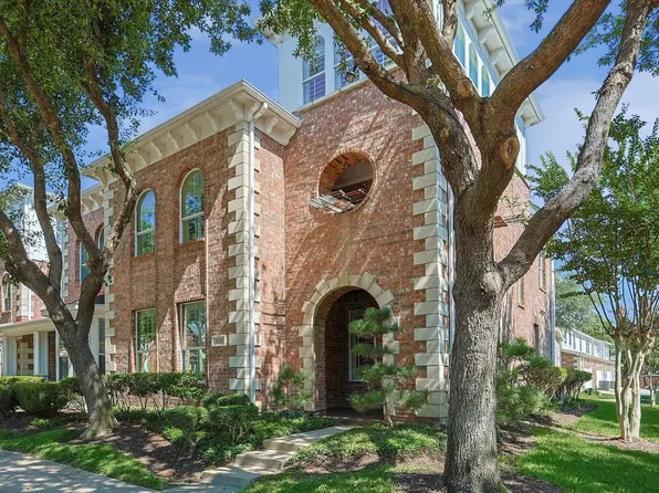 537 Legends Dr, Lewisville, TX 75057
