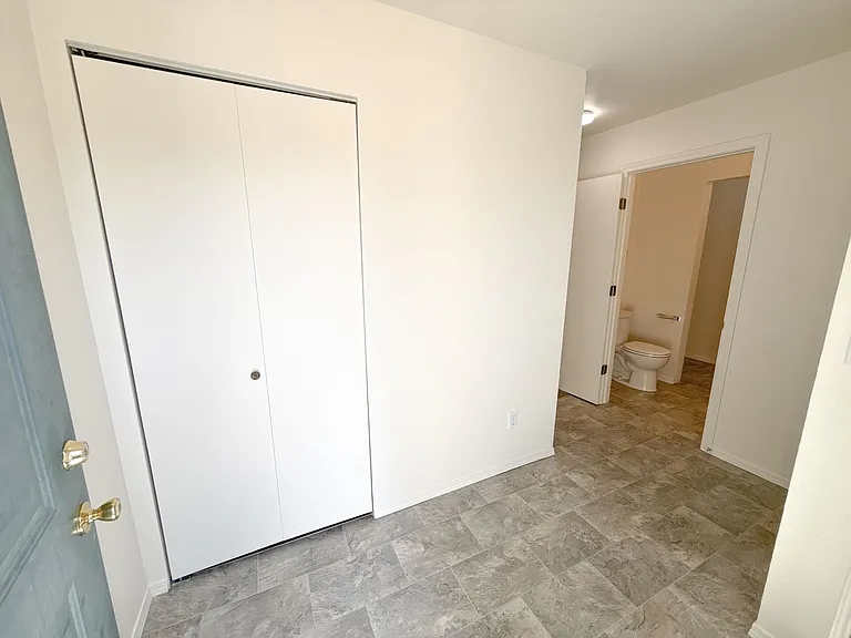 5481-5483 Glenridge Way #5485 — Photo 3