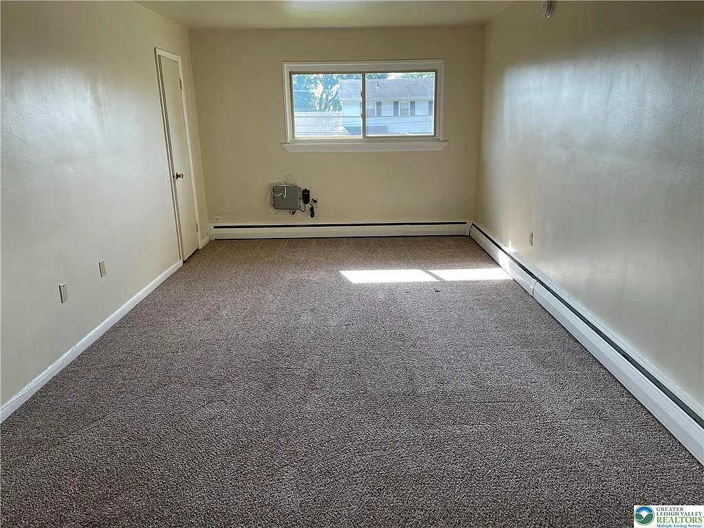 2 bed, 1.0 bath, 600 sqft, $1,300 — Photo 4
