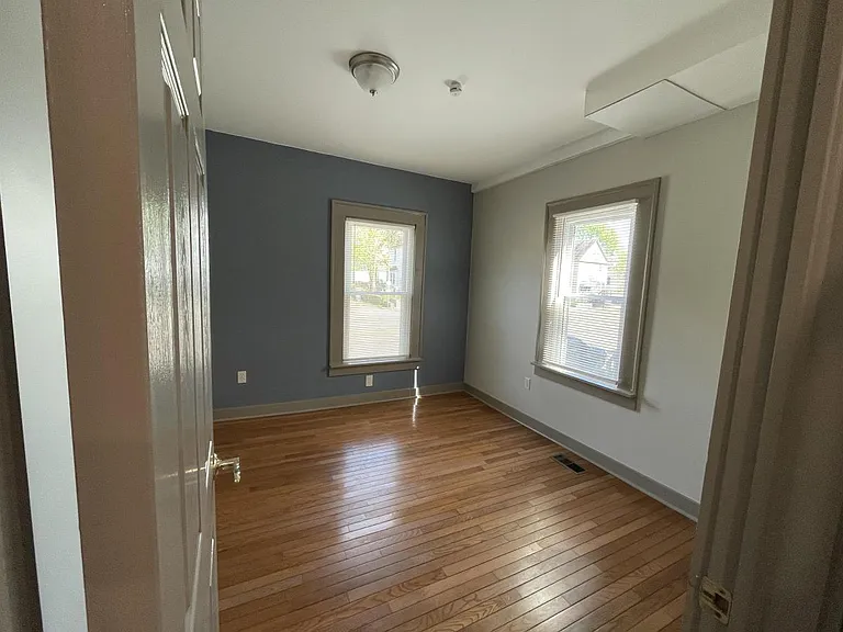 890 N Main St #DWN — Photo 4