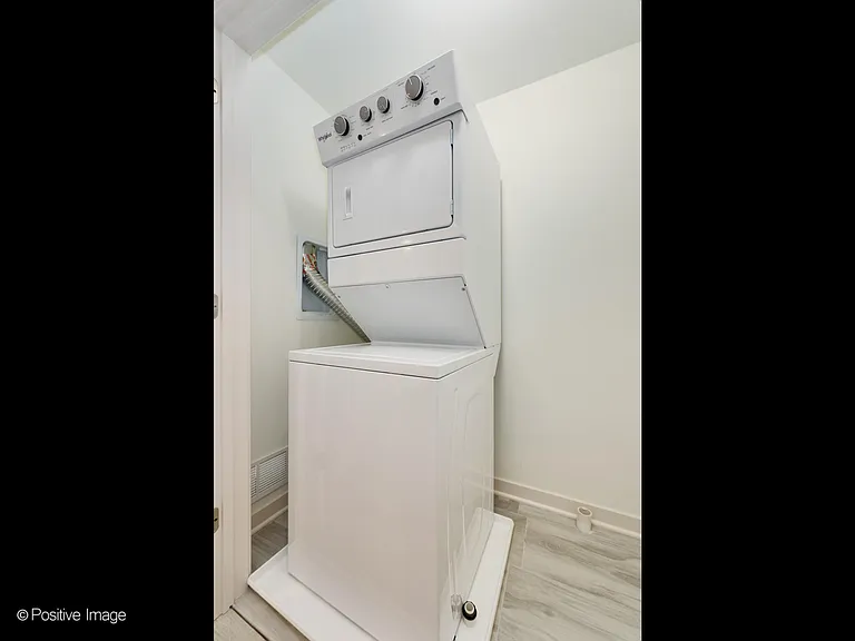 6537 W Dickens Ave #3W — Photo 19