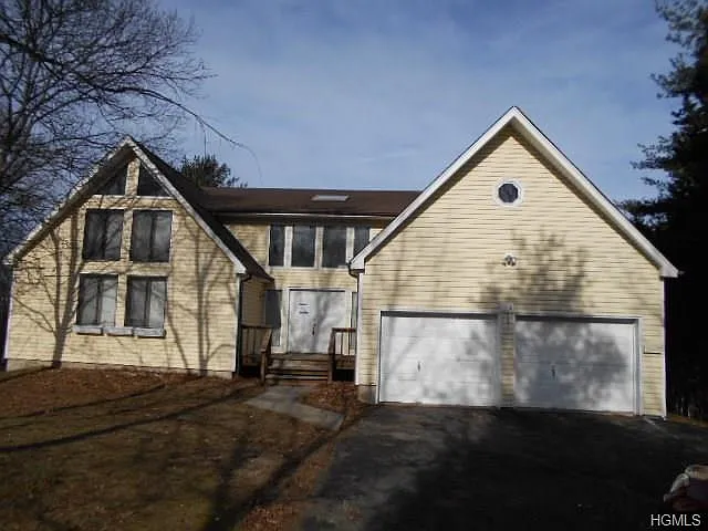 134 Lake Region Blvd photo 1