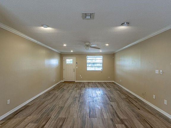 3rd image of 34042 Sunset Ave
