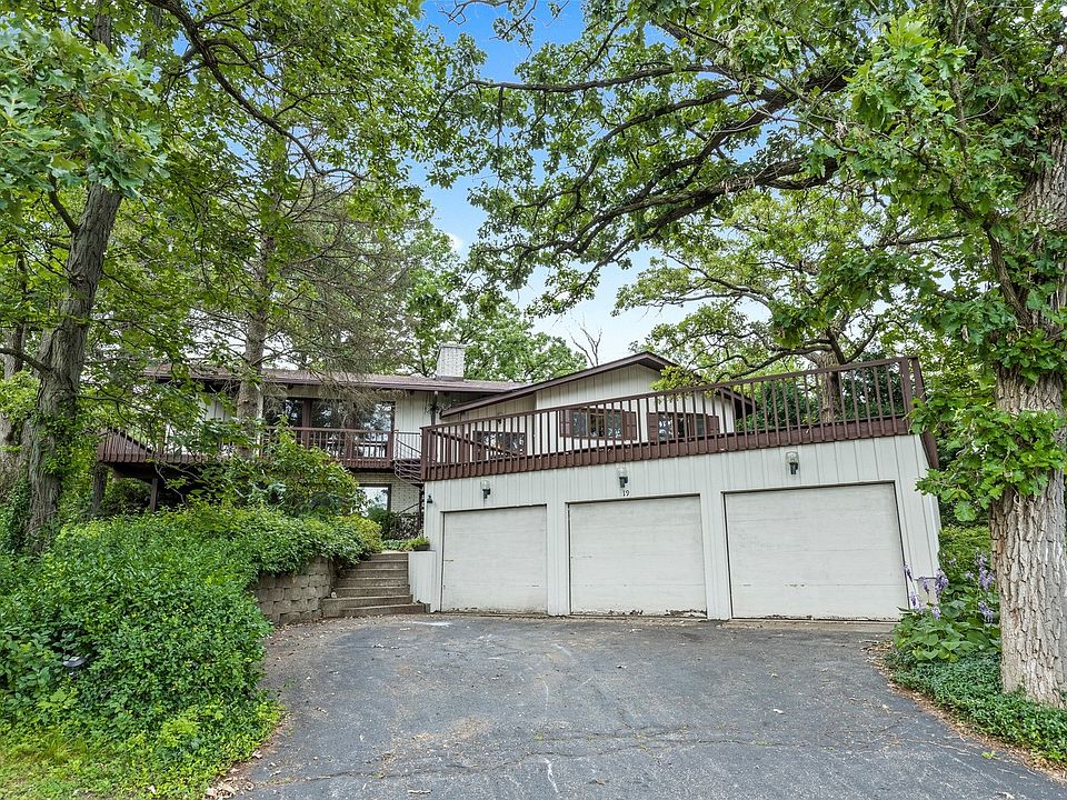 1st image of 19 Acorn Dr