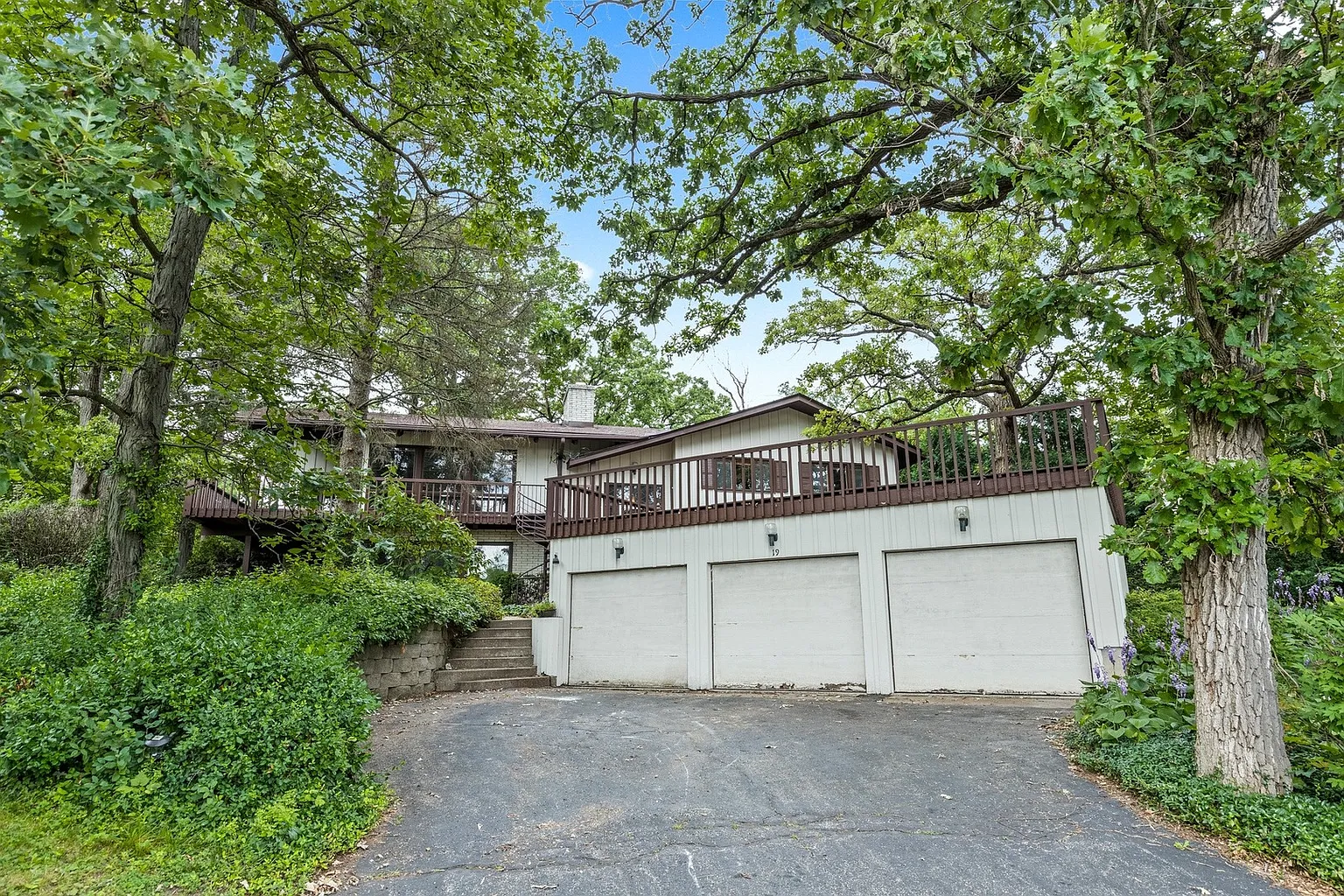 19 Acorn Dr photo 1