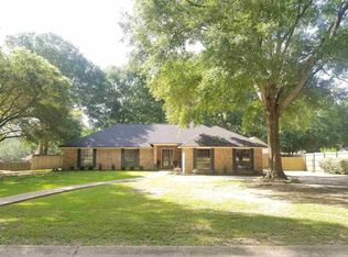 185 Oakwood Dr, Jasper, TX 75951