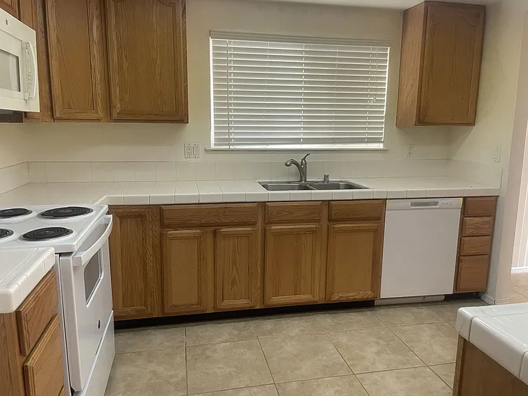 125 Serpentine Dr — Photo 7