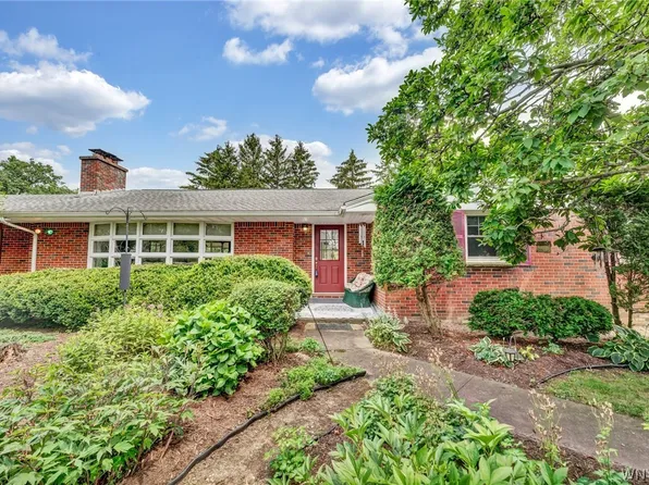 8595 Highland Dr, Eden, NY 14057