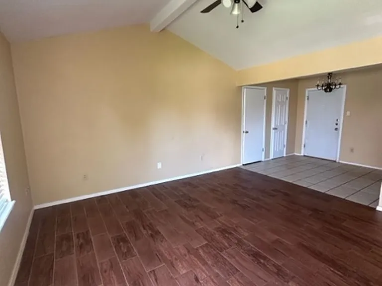3725 Scranton Ln — Photo 2