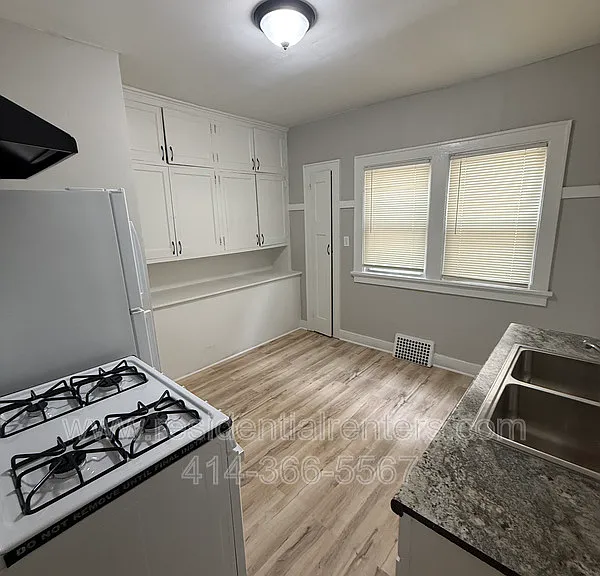 2724 N Palmer St — Photo 9