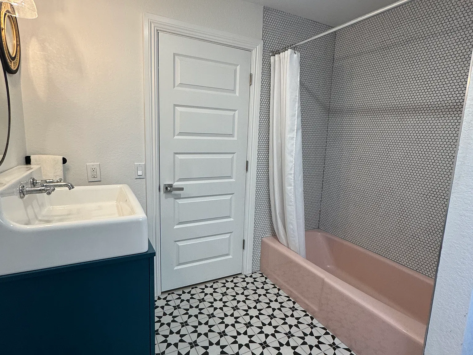 2 bed, 800 sqft, $2,000 — Photo 3