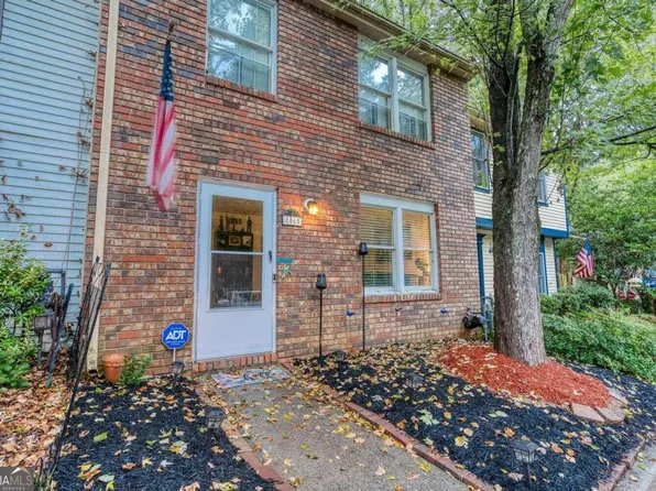 8865 Roberts Dr, Sandy Springs, GA 30350
