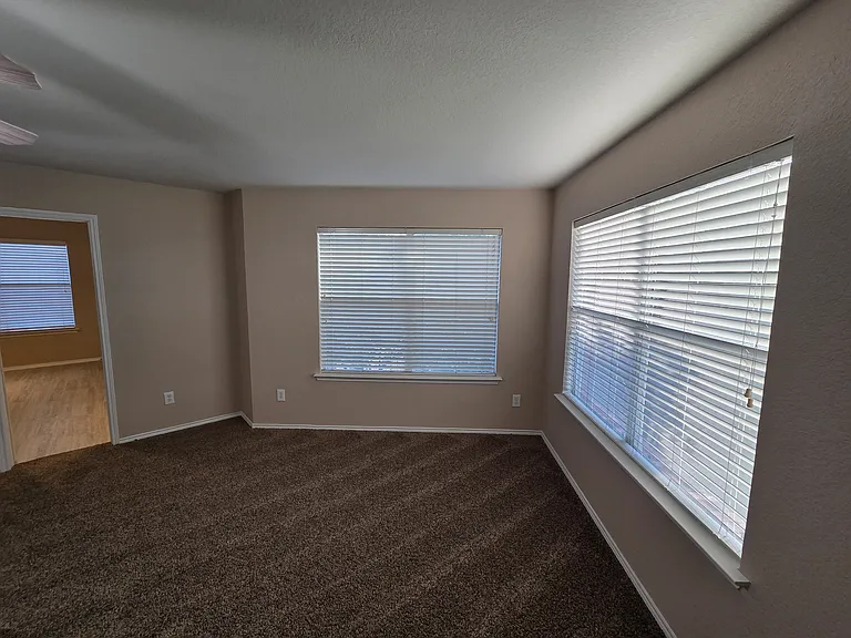 8138 Mossberg Dr — Photo 30