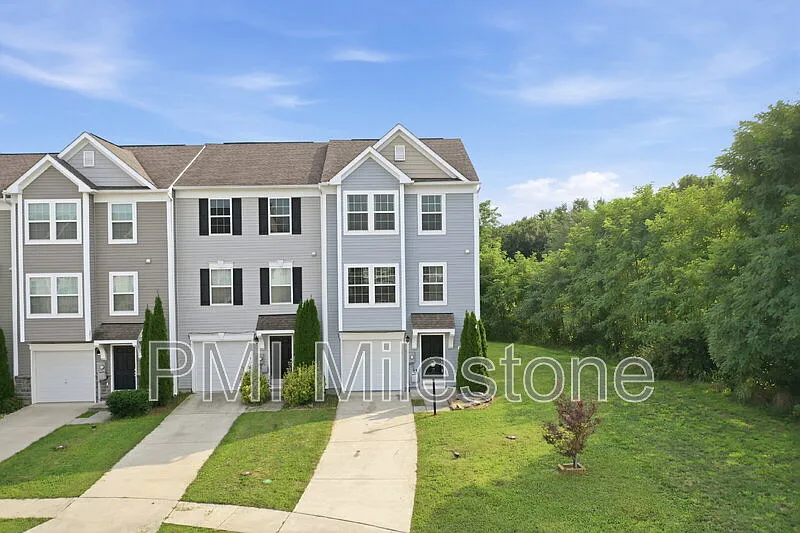 3 bed, 2.5 bath, 1990 sqft, $1,980 — Photo 3