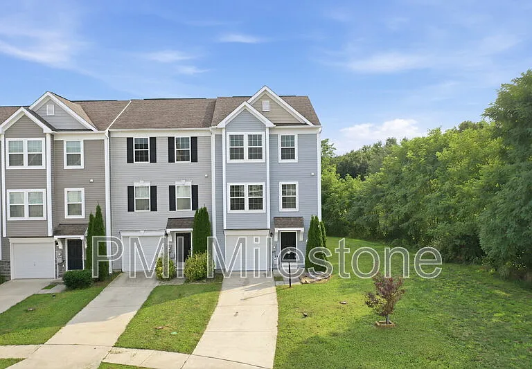 100 Bertelli Ct — Photo 3
