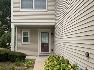 17844 W Braewick Rd, Gurnee, IL 60031