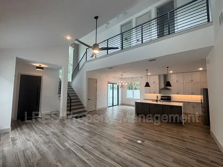 722 Ellwood Ave — Photo 6