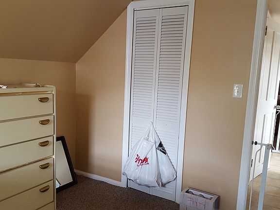2nd Bedroom closet